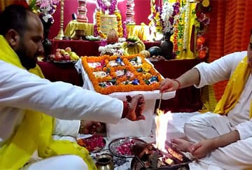 vavaahik-matbhedoon-ko-hal-karne-ke-liye-karaayein-moongamani-anusthan