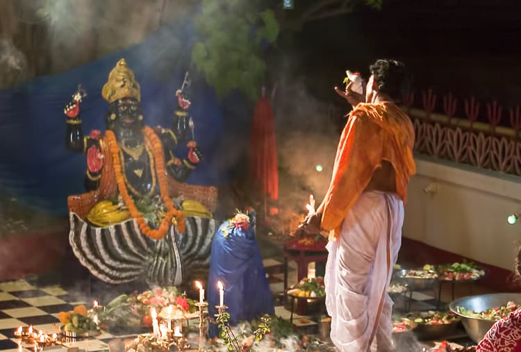 on-shani-jayanti-do-collective-oil-abhishek-for-the-safety-of-the-family