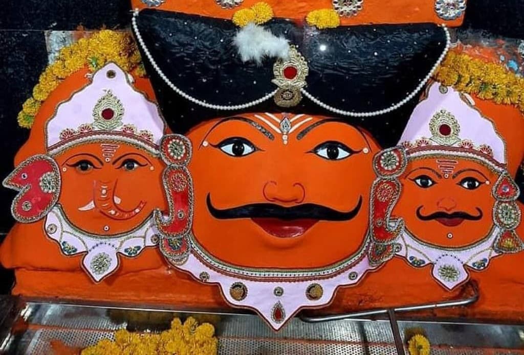 On Shani Amavasya, perform the Puja for removal of Sadhe Sati and Dhaiyya Dosh - Shri Navgrah Shani Mandir Ujjain2025