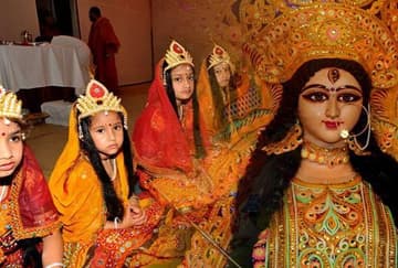 navaraatri par kanya poojan se hongee maan prasan, karengee sabhee manokaamanaen pooree